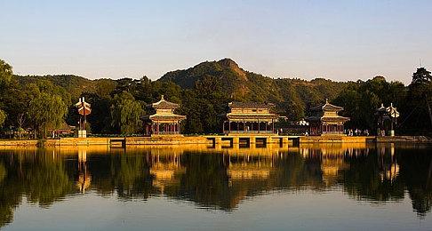 玩家玩《彩虹六号：围攻》误拨电话给警察：我杀了两个人